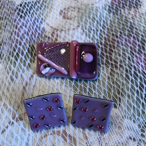 Hand Crafted Jewelry - ARTISAN CREATED SCREW-BACK EARRINGS AND BROOCH HANDMADE FUSED GLASS.1980s